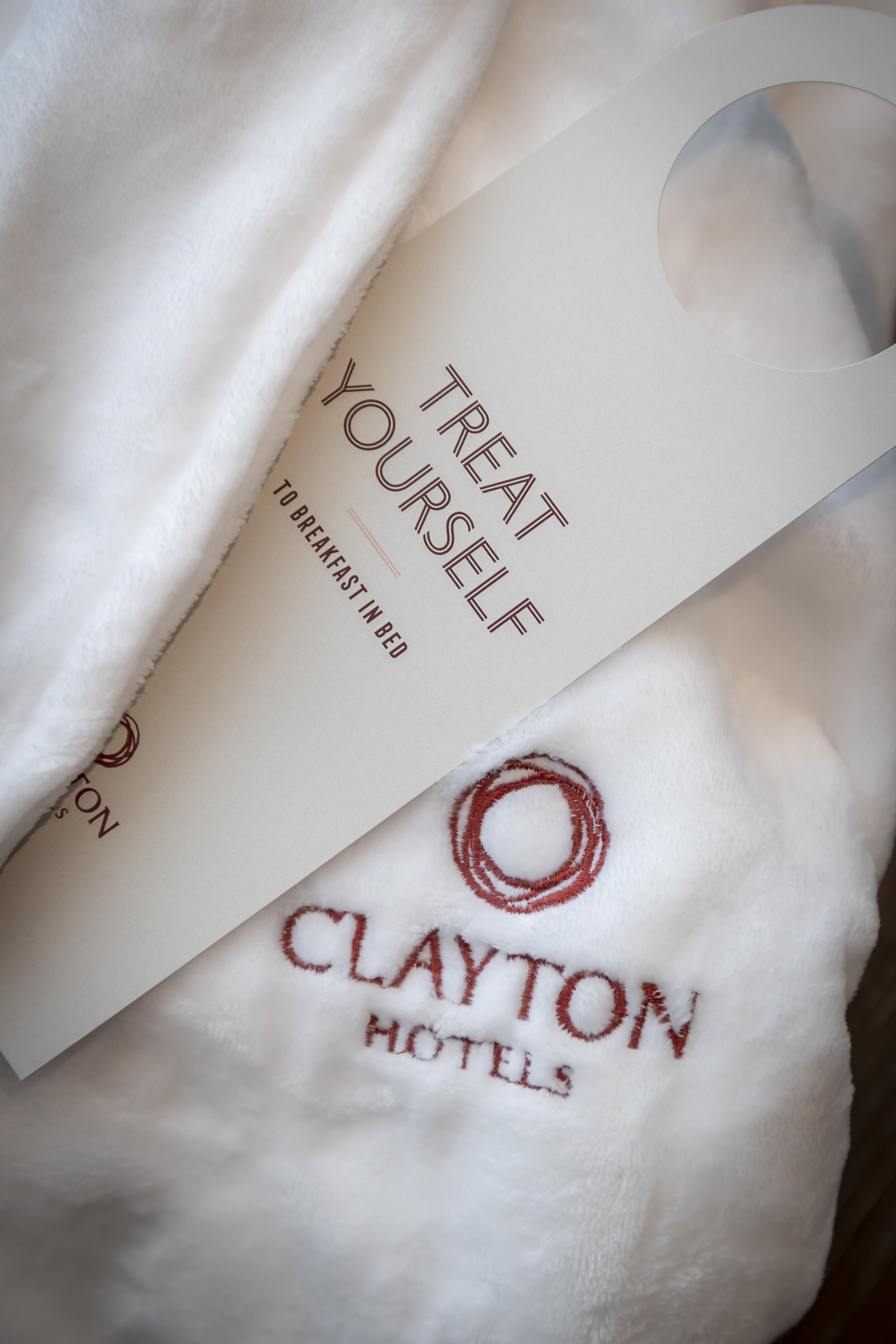 Clayton Hotel Charlemont Дублин Экстерьер фото